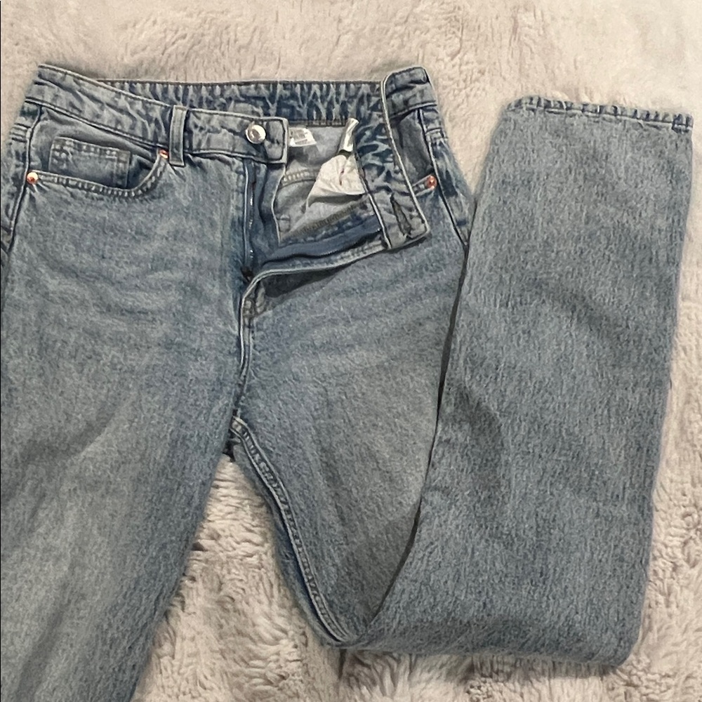High-Rise Light Wash Mom Jeans